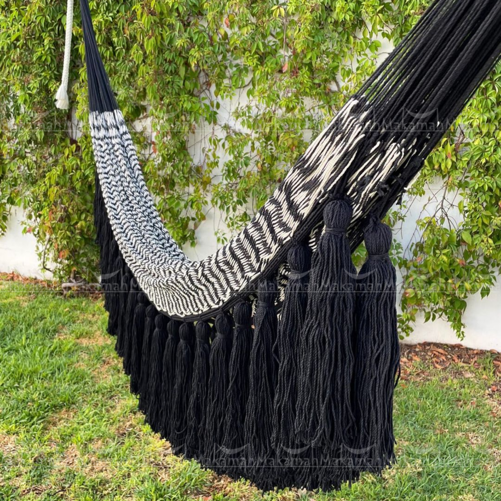 Hamaca Boho con Pompones Largos PERSONALIZADA