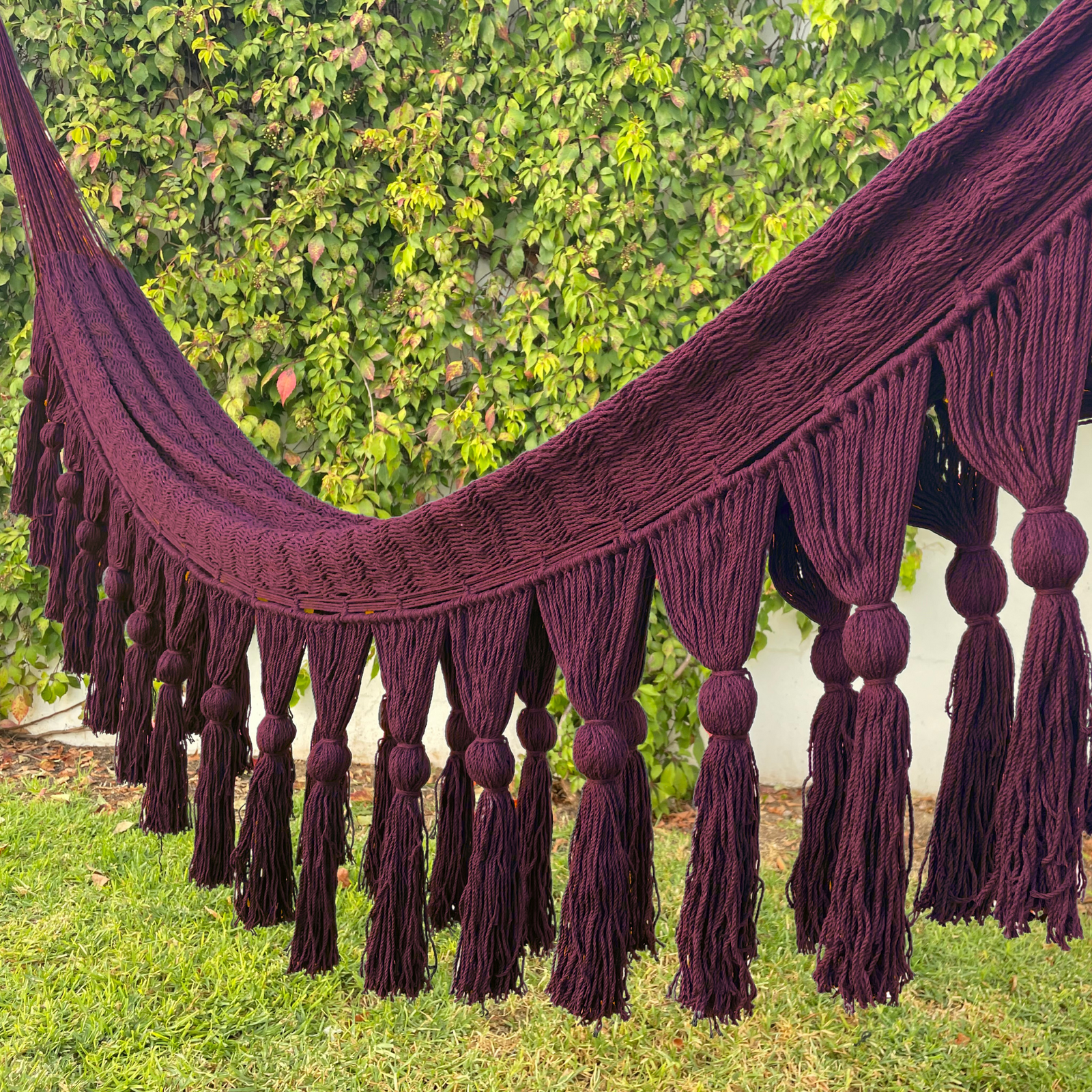 Hamaca BOHO con Borlas Vino