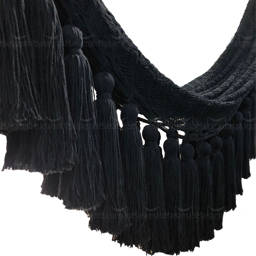 Hamaca Boho con Pompones Largos Negra